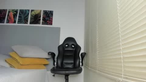 _molly_rosse_ online show from February 2026 12:04:01 PM