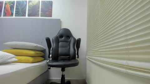 Snapshot of _molly_rosse_ chatting on April 2026 12:09:02 PM _molly_rosse_ online show from April 2026 12:09:02 PM