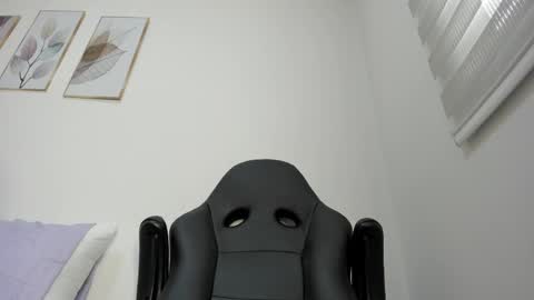 Snapshot of _molly_rosse_ chatting on May 2026 11:50:01 AM _molly_rosse_ online show from May 2026 11:50:01 AM