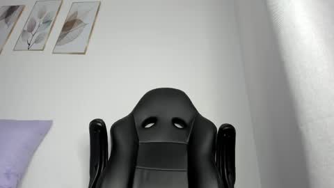 Snapshot of _molly_rosse_ chatting on May 2026 11:49:01 AM _molly_rosse_ online show from May 2026 11:49:01 AM