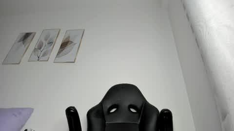 Snapshot of _molly_rosse_ chatting on May 2026 12:09:02 PM _molly_rosse_ online show from May 2026 12:09:02 PM