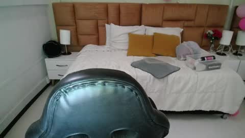 Snapshot of _natalie18_ chatting on February 2025 10:21:02 PM Natalie online show from February 2025 10:21:02 PM