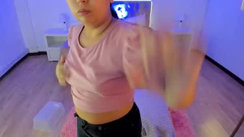 Snapshot of _natalie18_ chatting on October 2025 07:47:01 PM Natalie online show from October 2025 07:47:01 PM