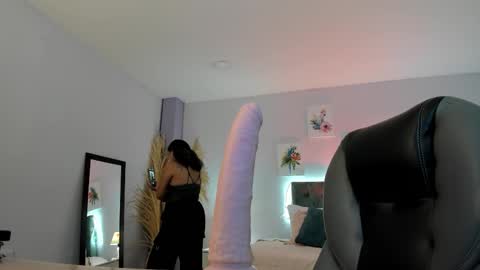 Snapshot of _natalie18_ chatting on November 2025 11:58:02 PM Natalie online show from November 2025 11:58:02 PM