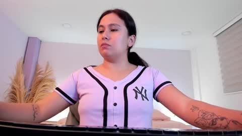 Snapshot of _natalie18_ chatting on November 2025 10:34:02 AM Natalie online show from November 2025 10:34:02 AM