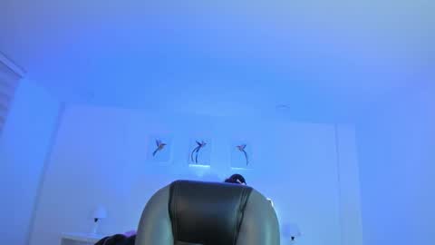 Snapshot of _natalie18_ chatting on November 2025 10:43:02 AM Natalie online show from November 2025 10:43:02 AM