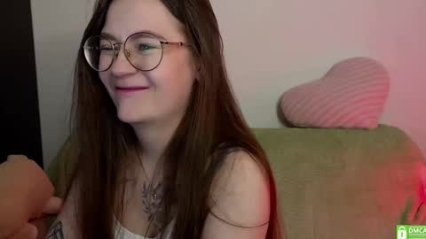 Snapshot of _nemalkovamia chatting on March 2025 03:16:01 AM Mia with a big heart online show from March 2025 03:16:01 AM