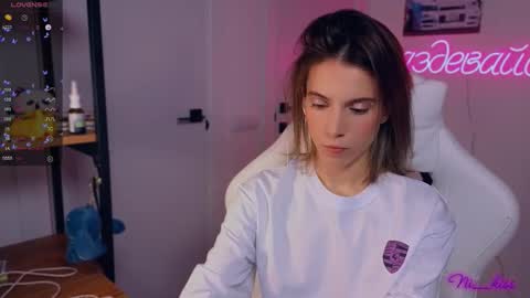 Nika online show from September 2025 07:03:02 PM