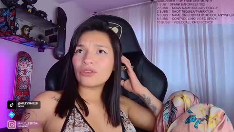 Mai   MODEL INDEPENT  online show from February 2025 10:43:01 PM