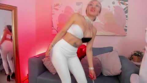 Snapshot of _nicoletteshea_ chatting on February 2026 09:33:02 PM _nicoletteshea_ online show from February 2026 09:33:02 PM