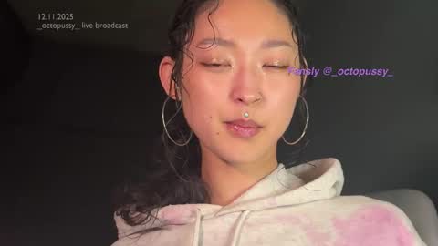 Mikayla online show from November 2025 08:08:02 PM