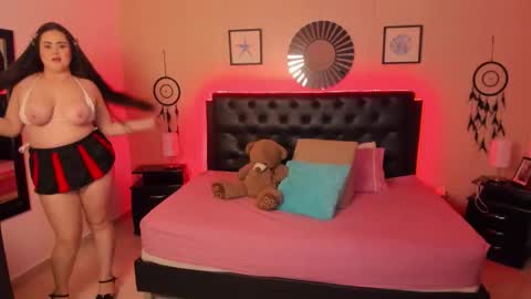 Olivia jones online show from November 2025 03:34:01 PM