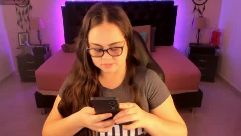 Snapshot of _oliviajoness chatting on June 2026 12:32:01 PM Olivia jones online show from June 2026 12:32:01 PM