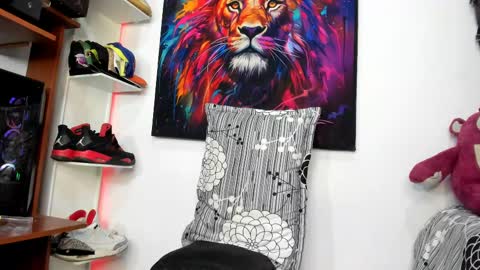 Kevin  online show from February 2025 10:23:01 AM