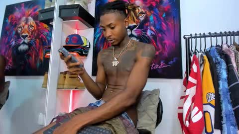 Kevin  online show from October 2025 12:00:01 AM