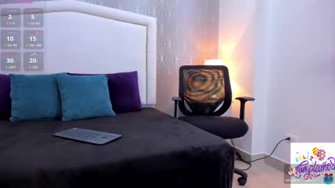  peach1  online show from October 2025 02:14:01 PM