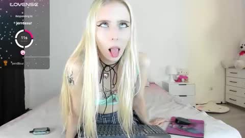 Pinky online show from September 2025 09:04:02 PM