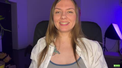 Snapshot of _private_person_ chatting on December 2024 05:11:01 PM HADLY today day-off see u online 0112 online show from December 2024 05:11:01 PM