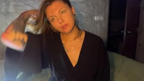 Snapshot of _private_person_ chatting on October 2025 03:29:02 PM HADLY today day-off see u online 0112 online show from October 2025 03:29:02 PM