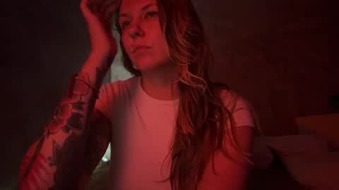 Snapshot of _private_person_ chatting on November 2025 02:43:02 PM HADLY today day-off see u online 0112 online show from November 2025 02:43:02 PM