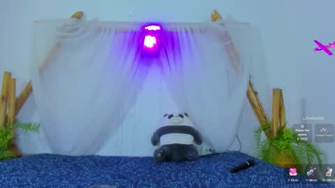 Moon online show from December 2025 07:44:01 PM