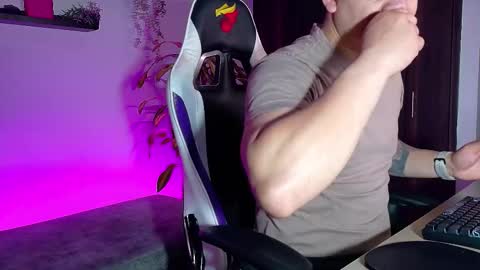 Roberto online show from October 2025 12:31:01 PM