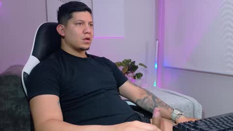 Roberto online show from March 2026 12:19:01 PM