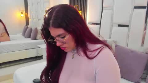 Roxy Velvet  online show from January 2026 12:31:01 PM