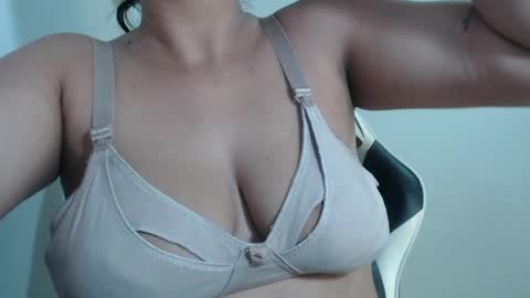 _samantha_fox19 online show from April 2026 03:20:02 PM