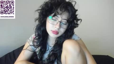 Snapshot of _scarletgirl_ chatting on May 2026 03:11:02 AM Chloee online show from May 2026 03:11:02 AM