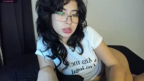 Snapshot of _scarletgirl_ chatting on June 2026 02:36:02 AM Chloee online show from June 2026 02:36:02 AM