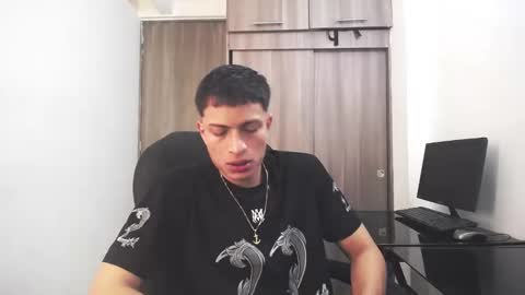 Juan Pablo-independent model online show from February 2025 09:31:01 PM