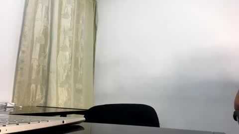 Juan Pablo-independent model online show from February 2025 05:05:02 AM