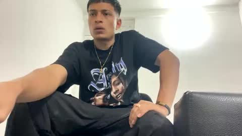 Juan Pablo-independent model online show from February 2025 11:43:02 PM