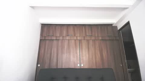 Juan Pablo-independent model online show from February 2026 05:42:01 PM