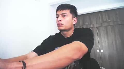 Juan Pablo-independent model online show from February 2026 05:31:01 PM