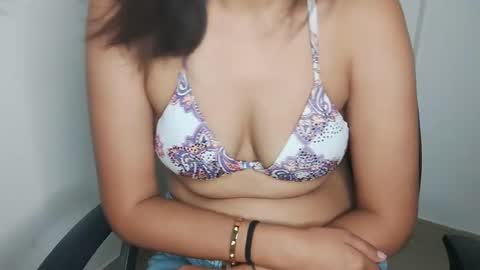 _shalini_0 online show from October 2025 02:29:02 PM