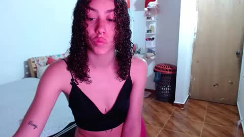 _shanellxxx online show from May 2026 10:07:01 PM