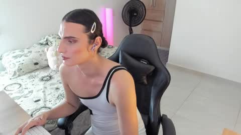 Snapshot of _shantallskinny_ chatting on May 2026 05:49:01 AM Shantall online show from May 2026 05:49:01 AM