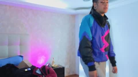 _sharlotte777 online show from May 2026 01:28:01 PM