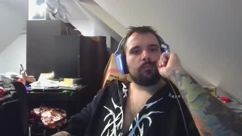 _smiley_bear27 online show from October 2025 11:56:02 AM