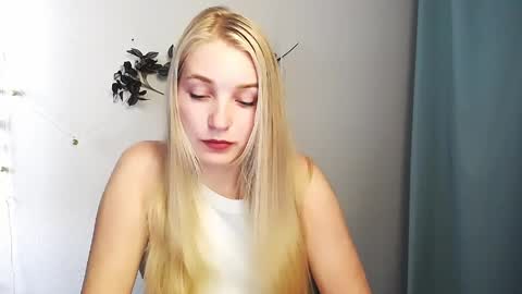Snapshot of _snow_queen__ chatting on May 2026 11:27:02 AM Rachel online show from May 2026 11:27:02 AM
