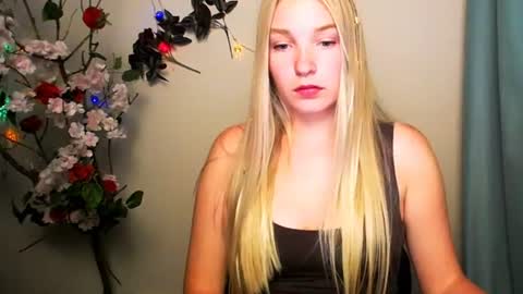 Snapshot of _snow_queen__ chatting on June 2026 07:24:02 PM Rachel online show from June 2026 07:24:02 PM