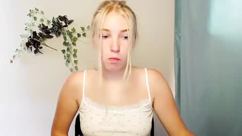 Snapshot of _snow_queen__ chatting on June 2026 09:55:02 AM Rachel online show from June 2026 09:55:02 AM