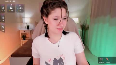 Snapshot of _sofi_spark chatting on November 2025 07:18:02 AM Sofi Follow me online show from November 2025 07:18:02 AM