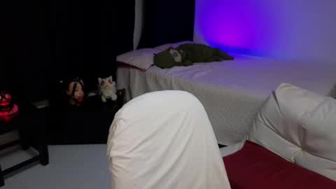 Sofia online show from February 2025 02:01:01 AM