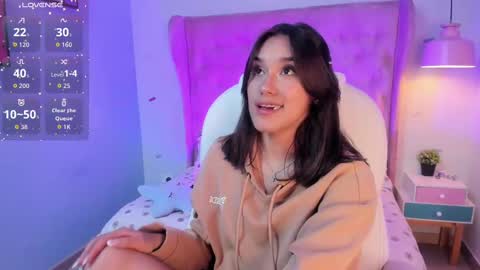 Sophie  online show from September 2025 09:42:01 PM