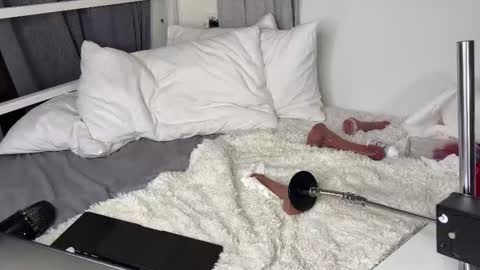 _stacymoon online show from February 2026 10:00:01 PM