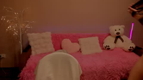 _stella_aa online show from April 2026 08:28:02 PM