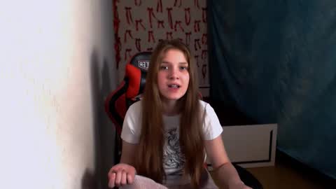 Mari online show from December 2025 08:46:01 PM